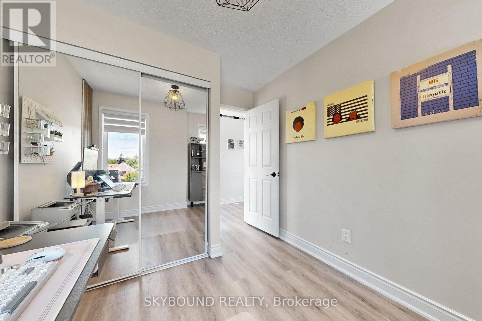 #109 4950 WINSTON CHURCHILL BOULEVARD - 33