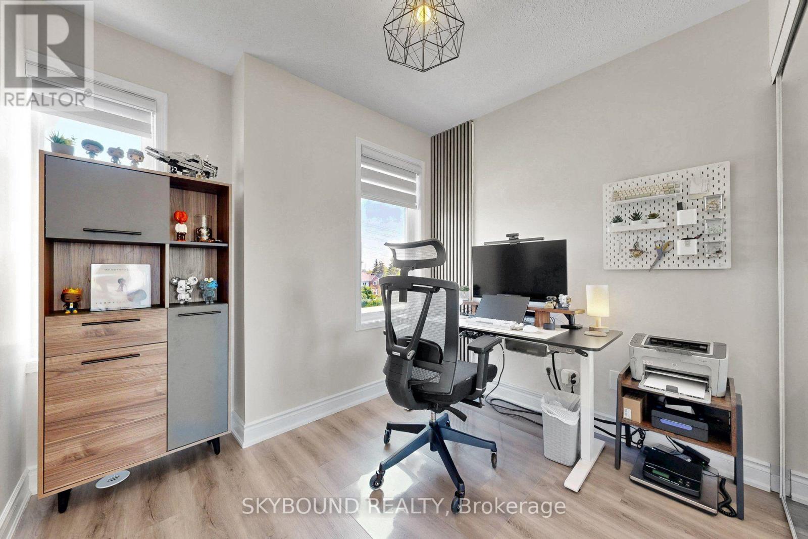 #109 4950 WINSTON CHURCHILL BOULEVARD - 32