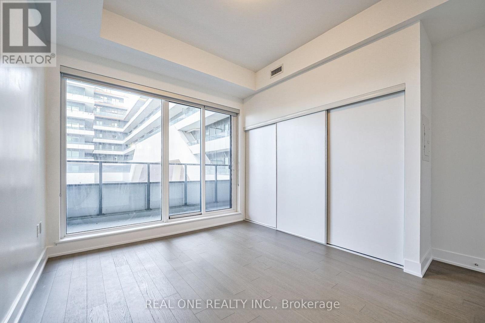 #231 30 SHORE BREEZE DRIVE - 13