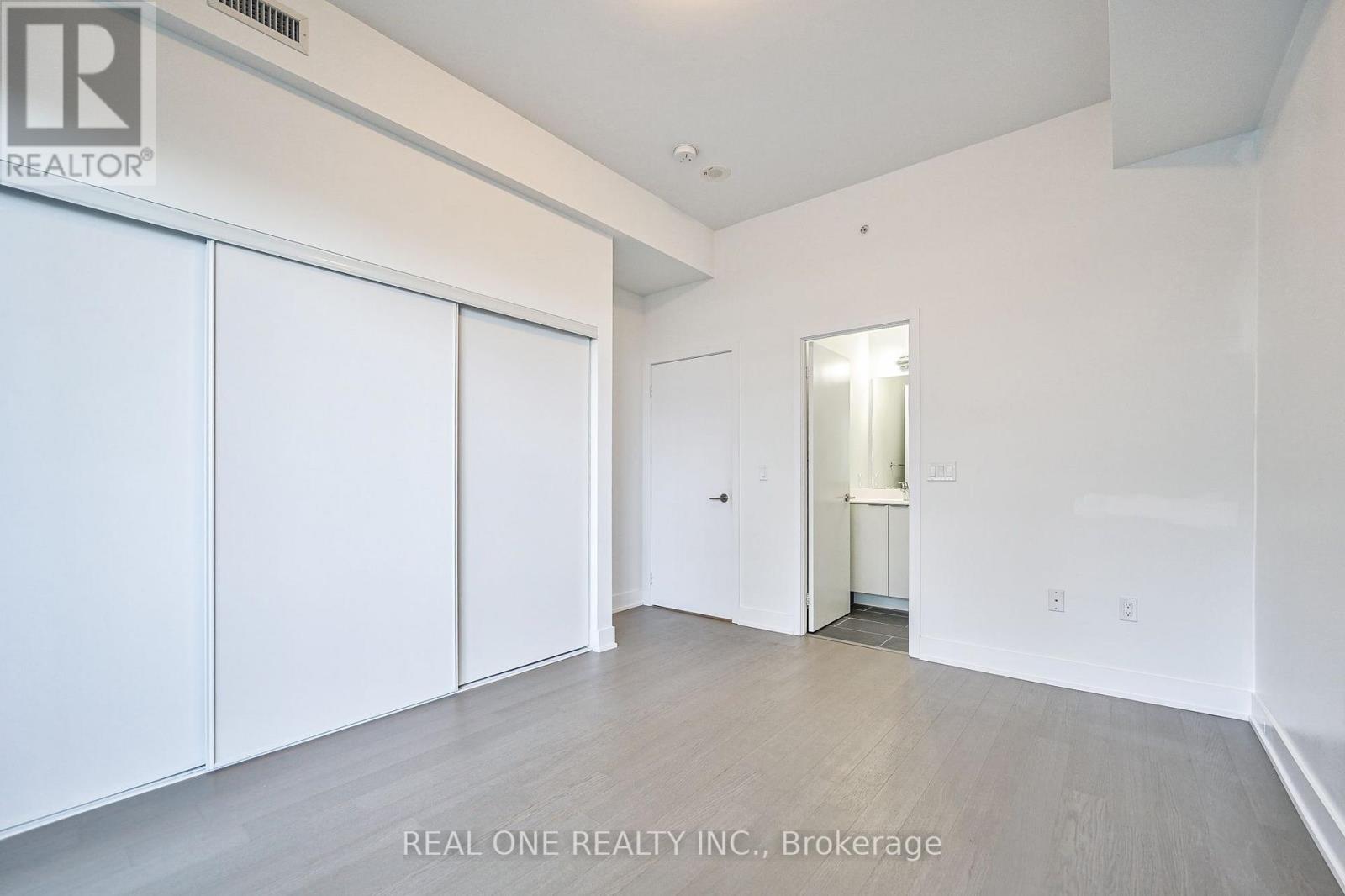 #231 30 SHORE BREEZE DRIVE - 16