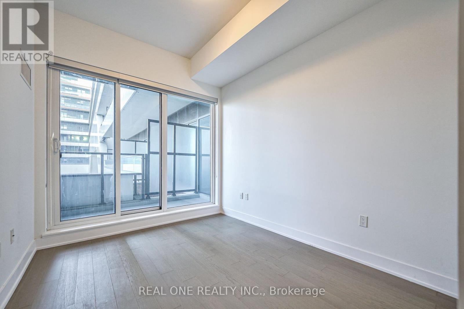 #231 30 SHORE BREEZE DRIVE - 18