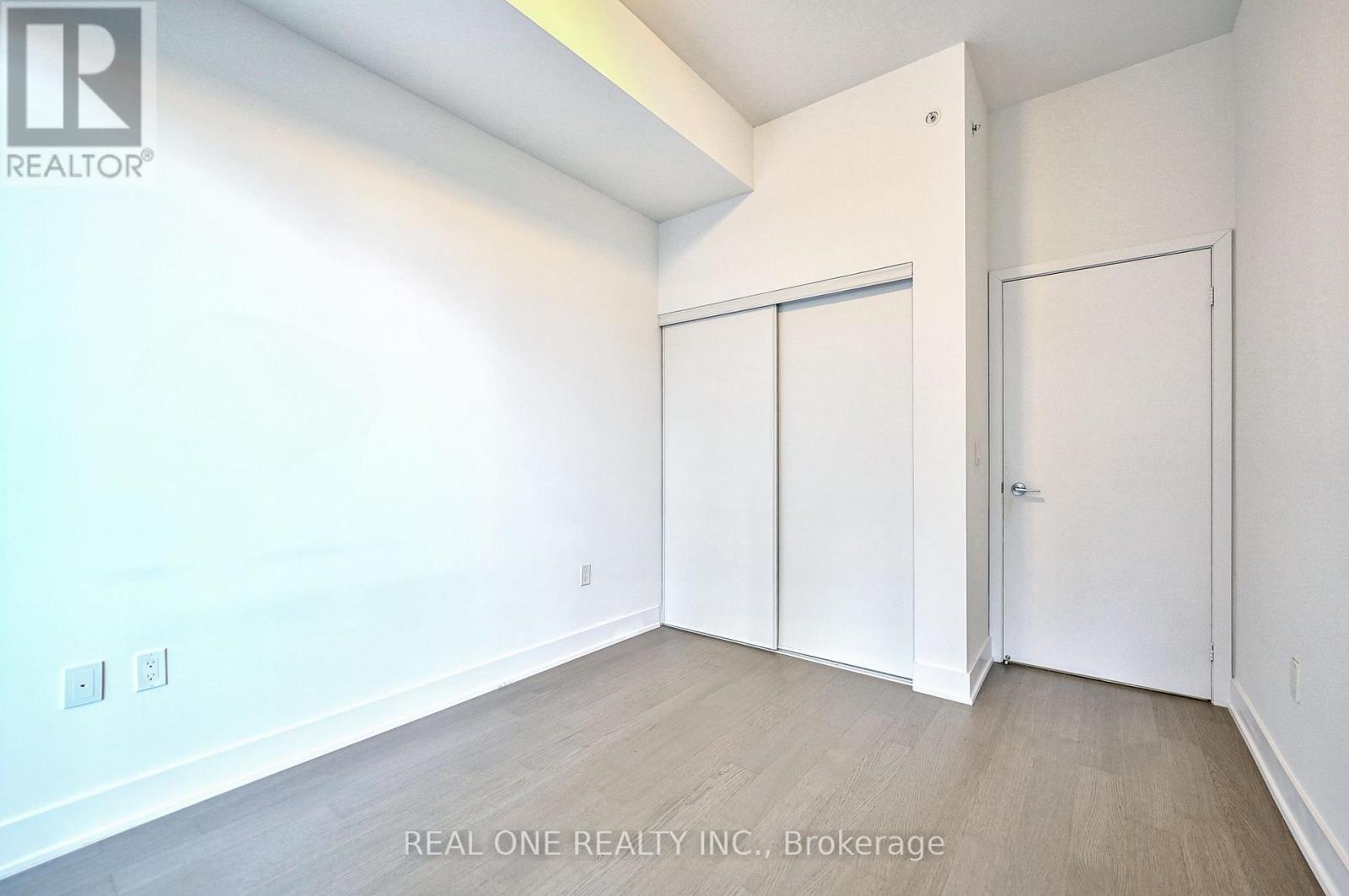 #231 30 SHORE BREEZE DRIVE - 20