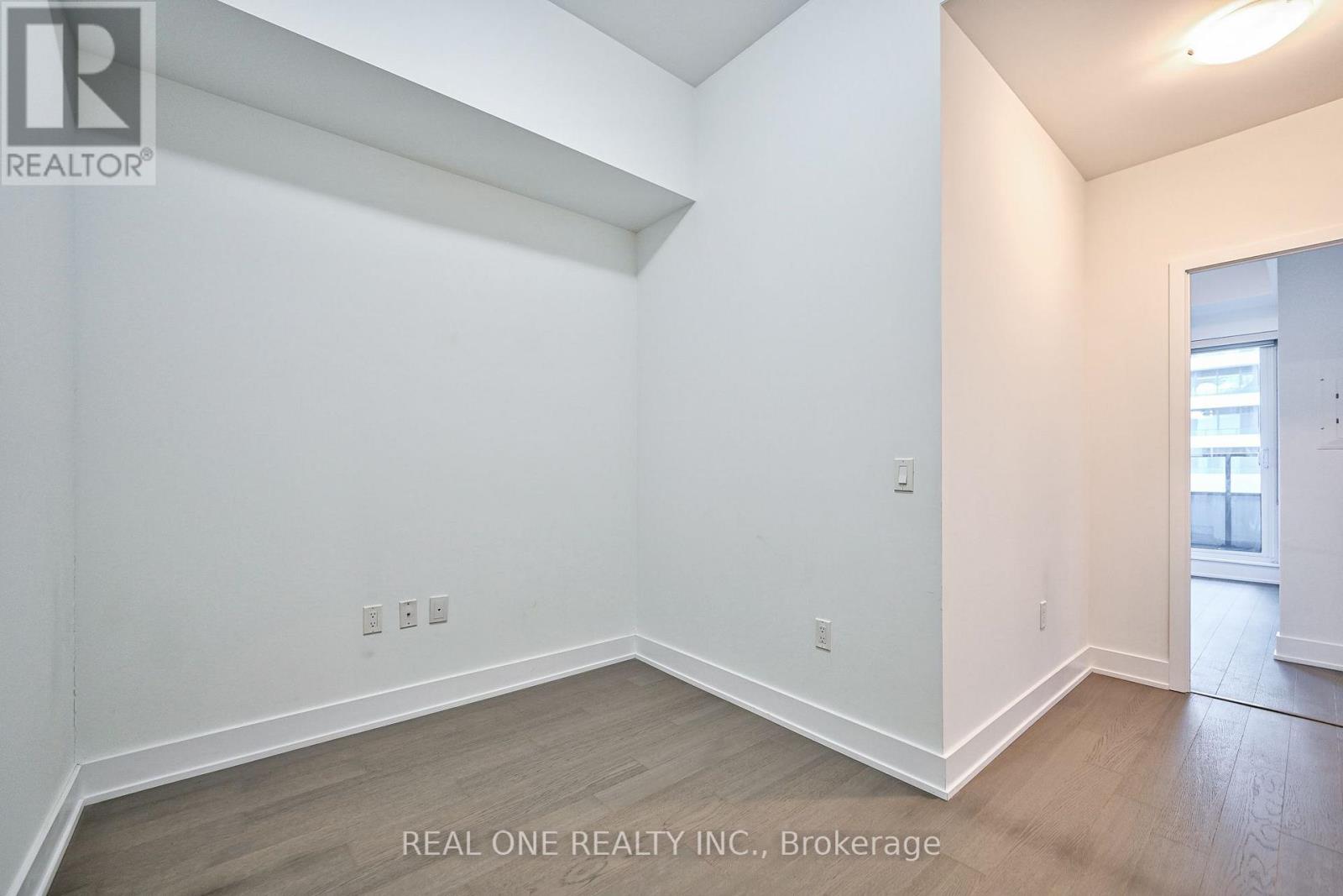 #231 30 SHORE BREEZE DRIVE - 23