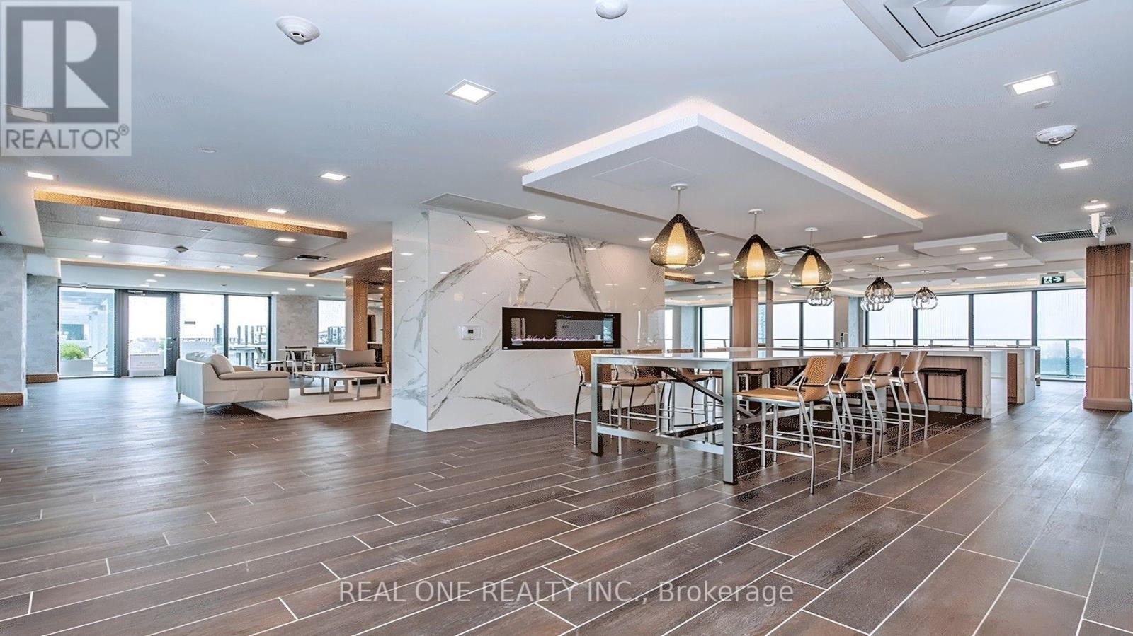 #231 30 SHORE BREEZE DRIVE - 31