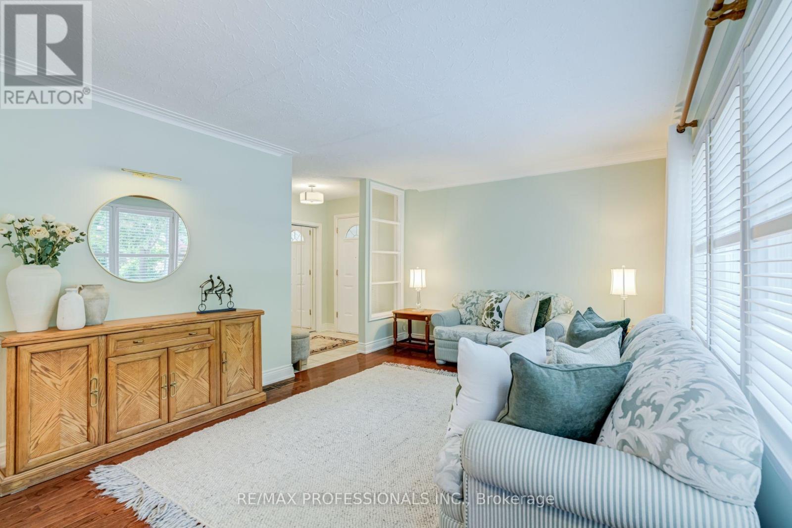 48 GENTHORN AVENUE - 10