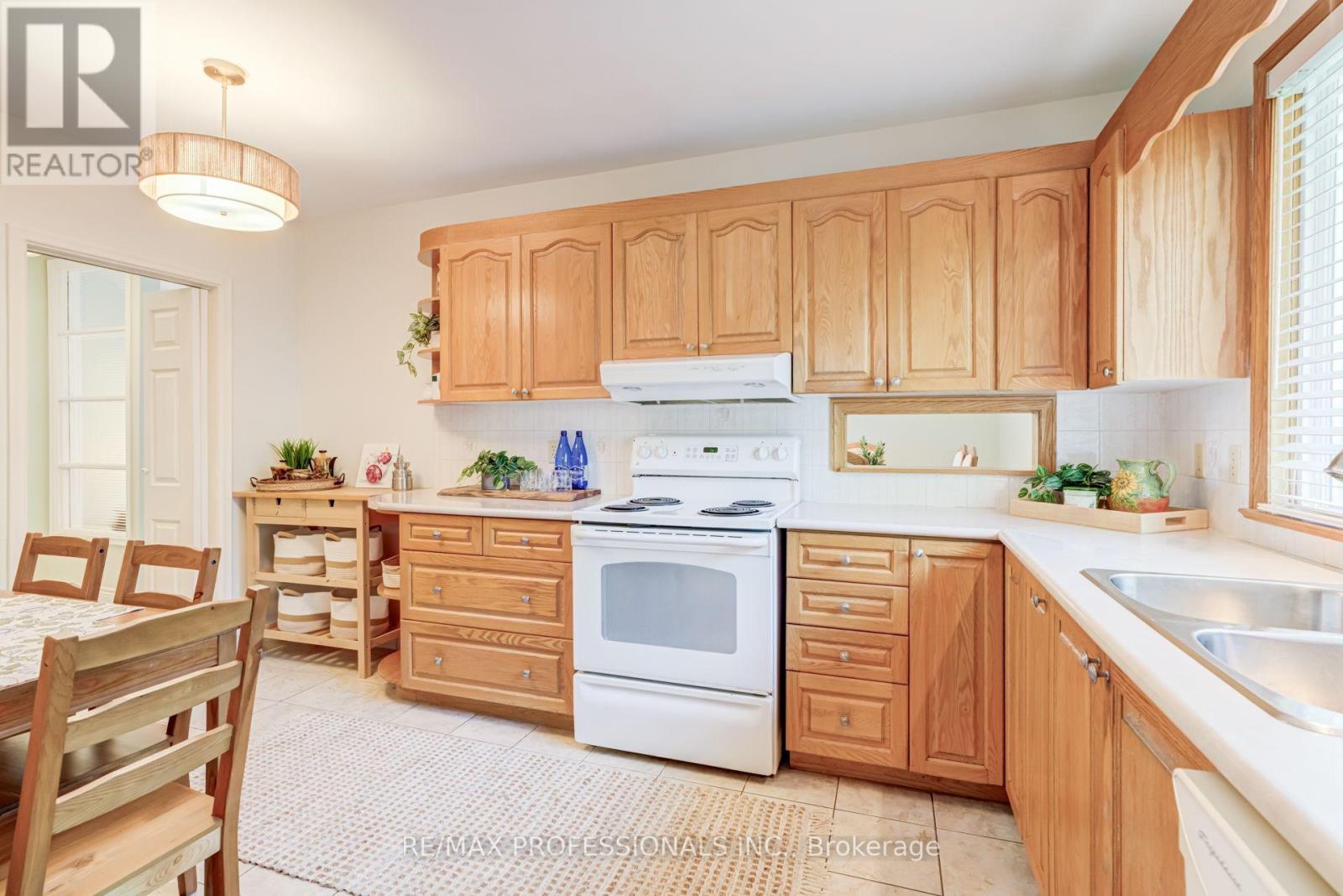 48 GENTHORN AVENUE - 17