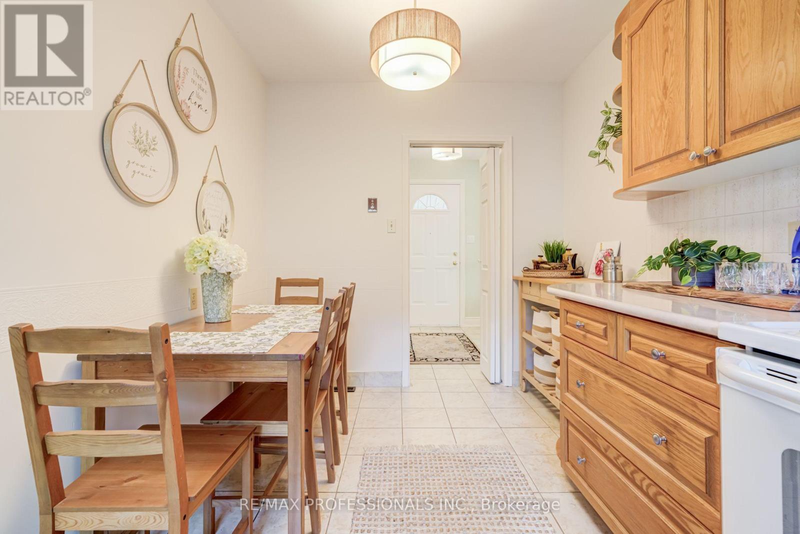 48 GENTHORN AVENUE - 18