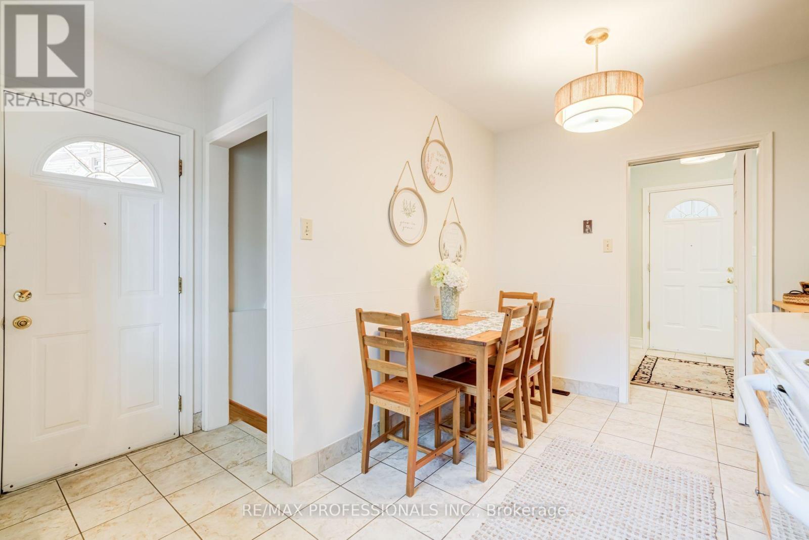 48 GENTHORN AVENUE - 20