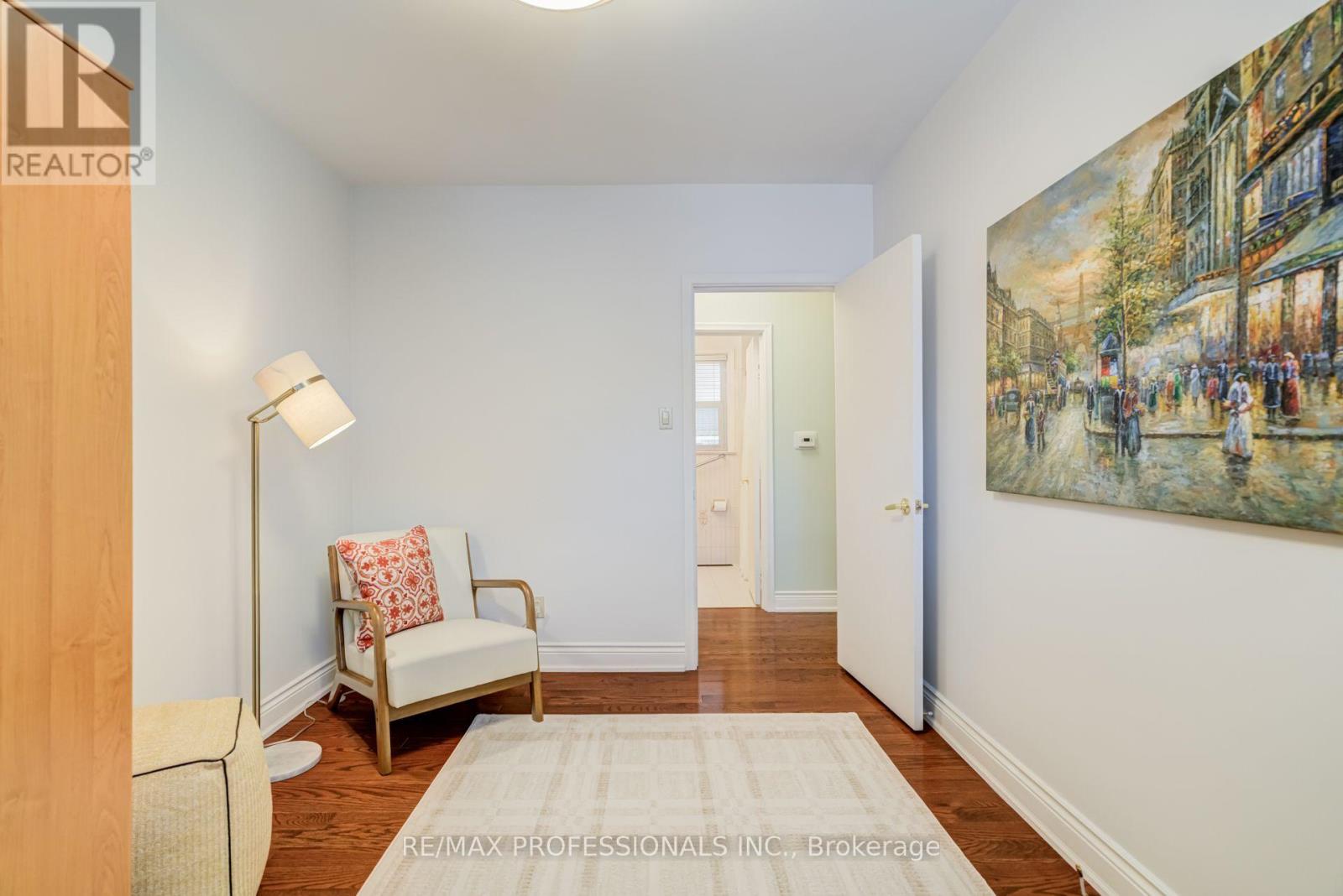 48 GENTHORN AVENUE - 29