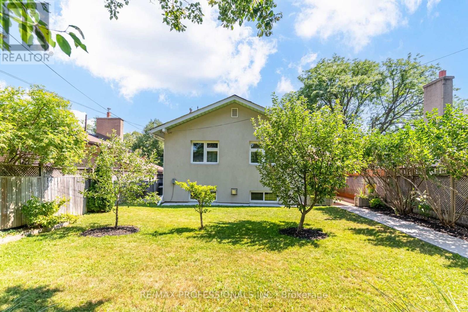 48 GENTHORN AVENUE - 45