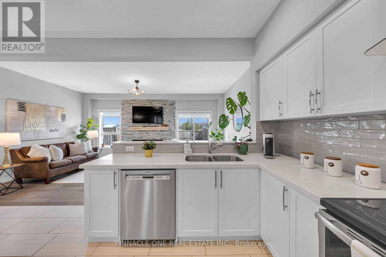 7 MISTYWOOD DRIVE - 18