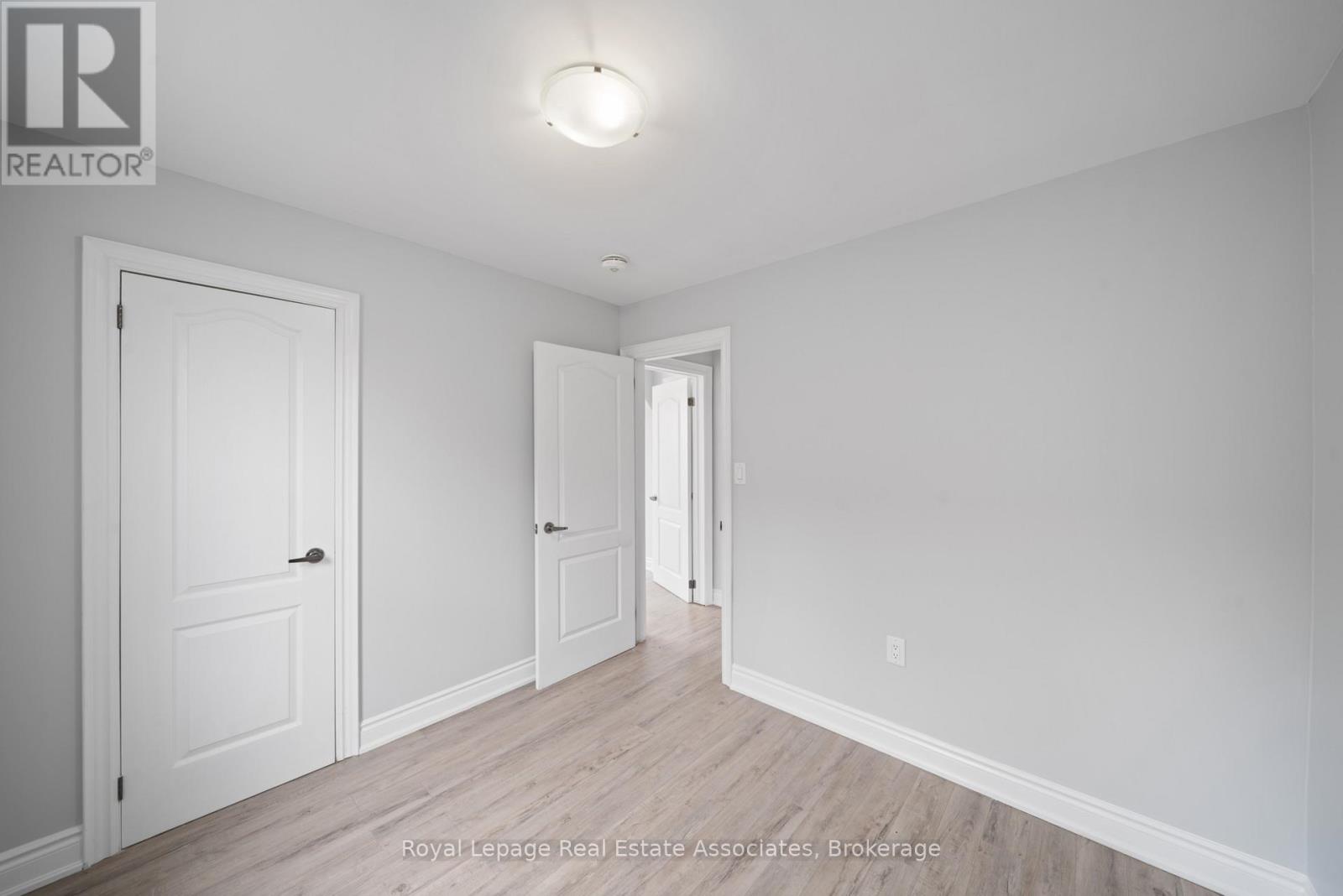 305 WEIR STREET N - 14