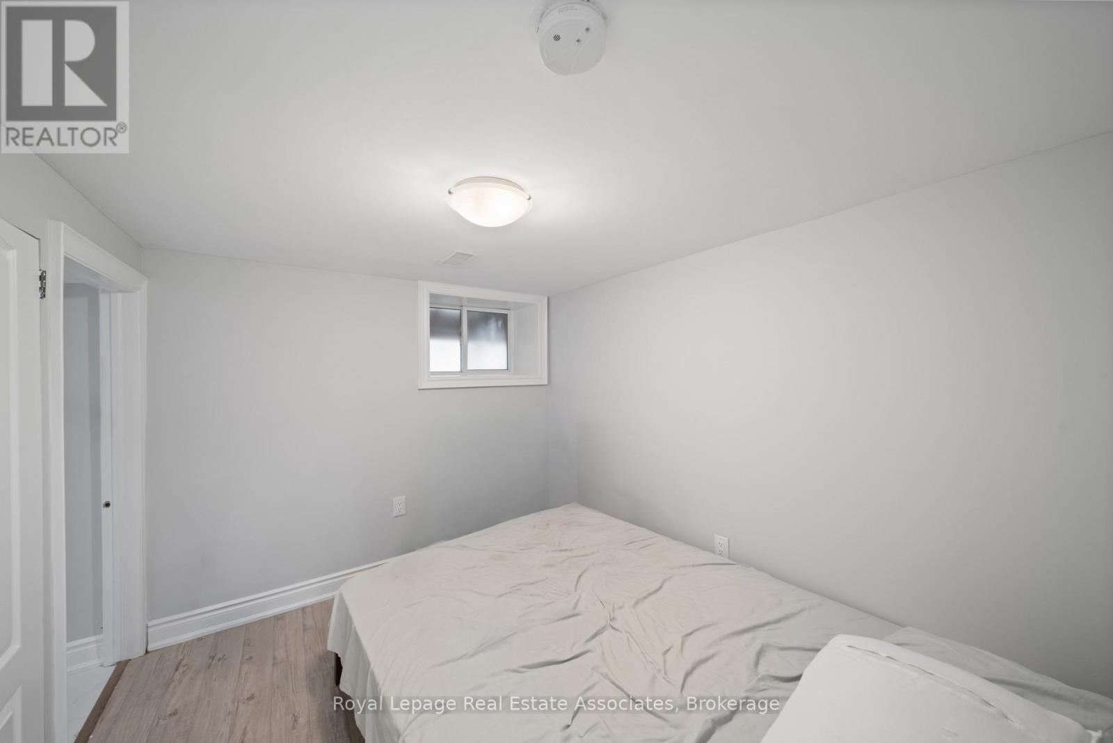 305 WEIR STREET N - 22
