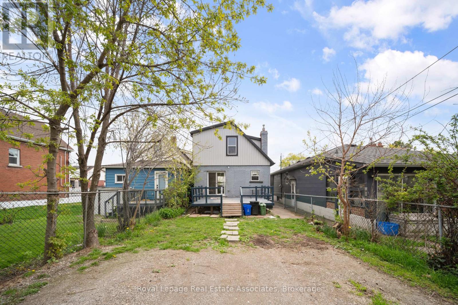 305 WEIR STREET N - 27