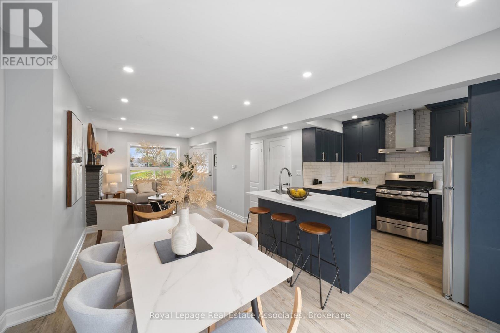 305 WEIR STREET N - 7