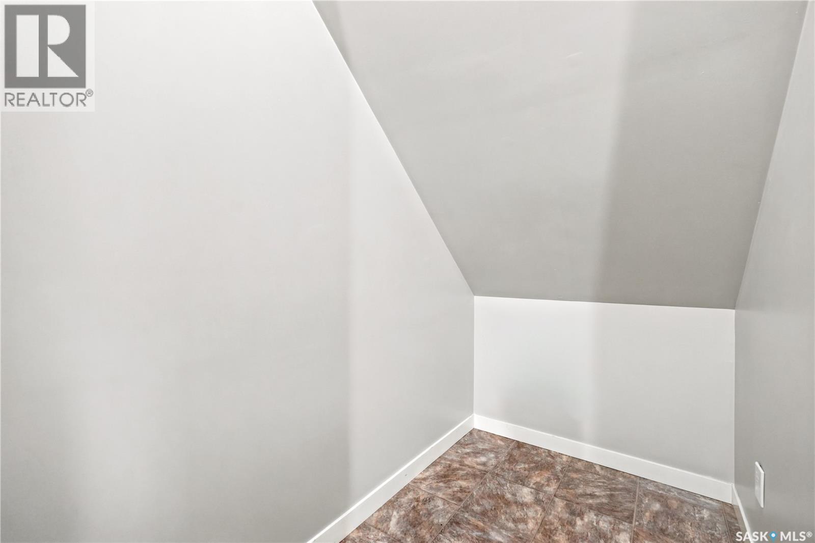 #80 5533 Blake CRESCENT - Image 33