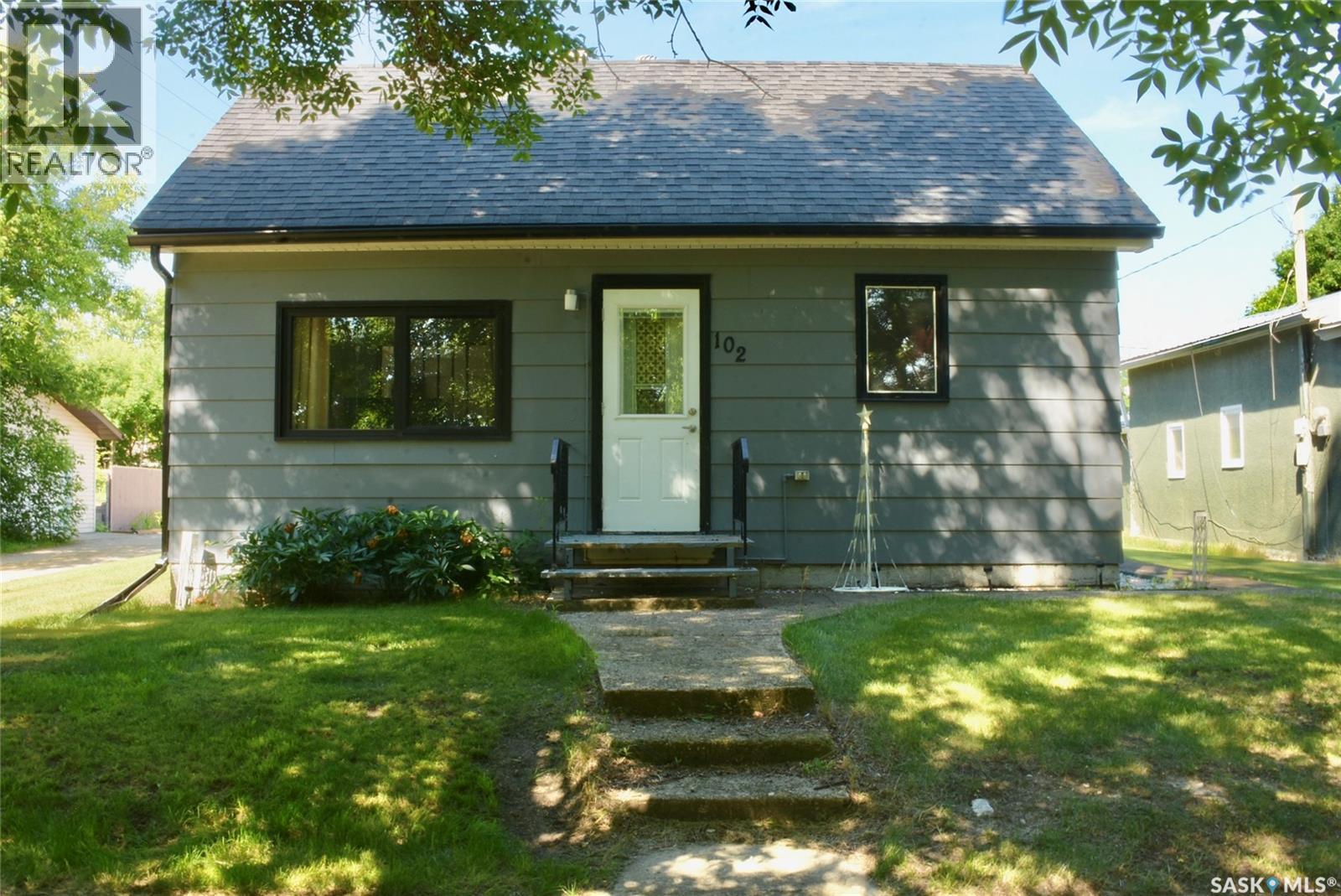 102 Mckendre STREET - 1
