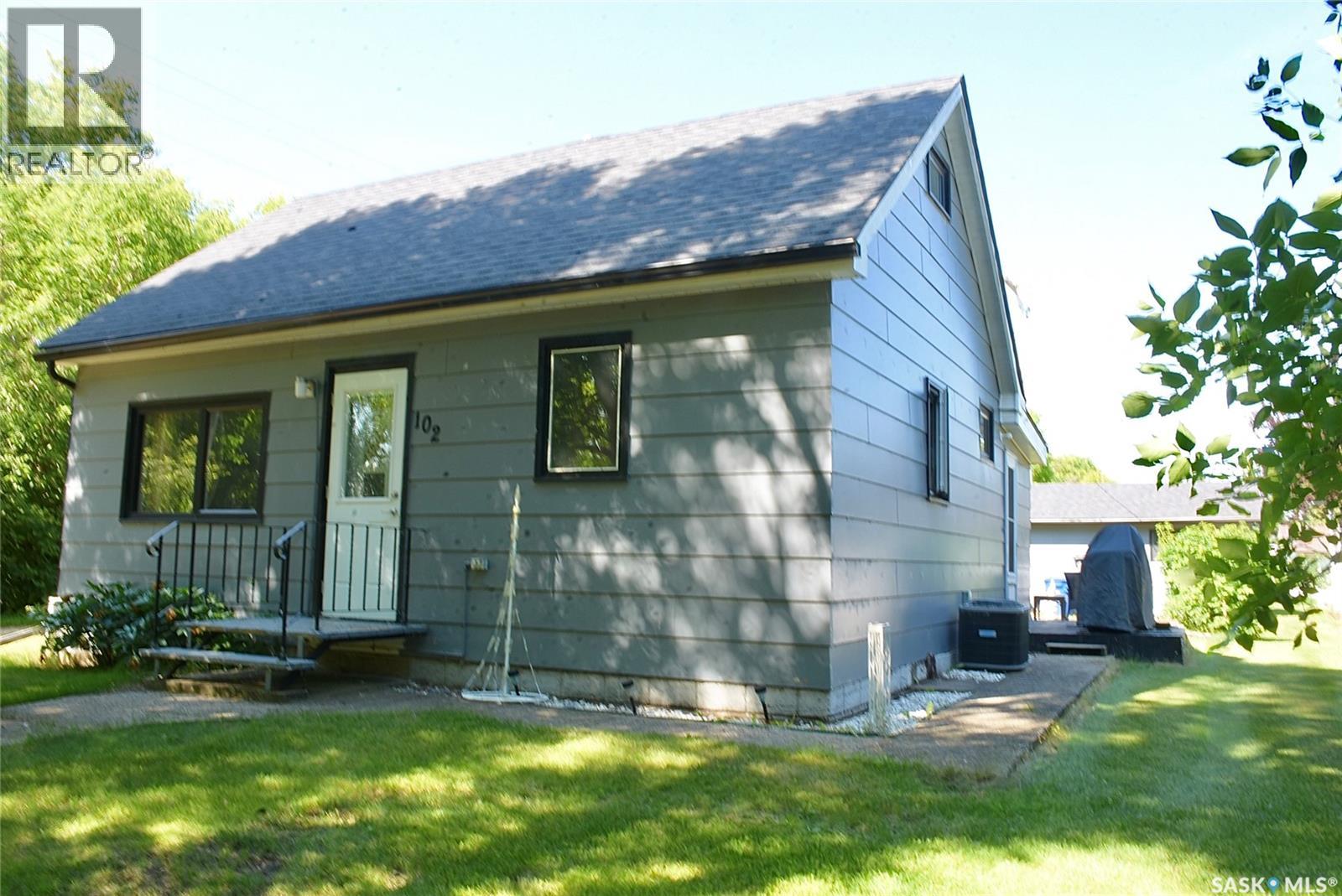 102 Mckendre STREET - 3