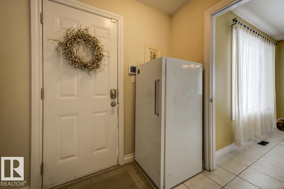 11522 93 ST NW - 23