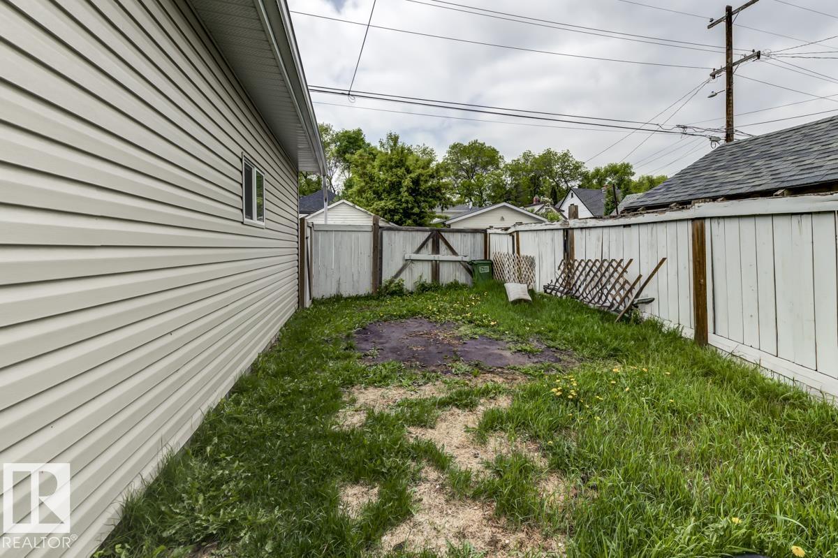 11522 93 ST NW - 29