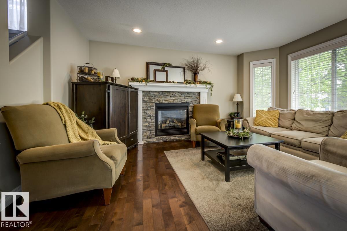 11522 93 ST NW - 5
