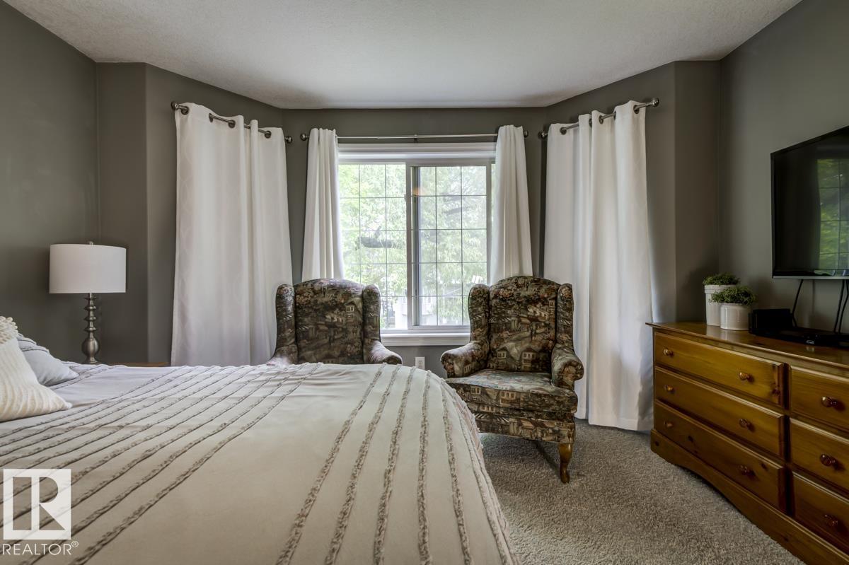 11522 93 ST NW - 40