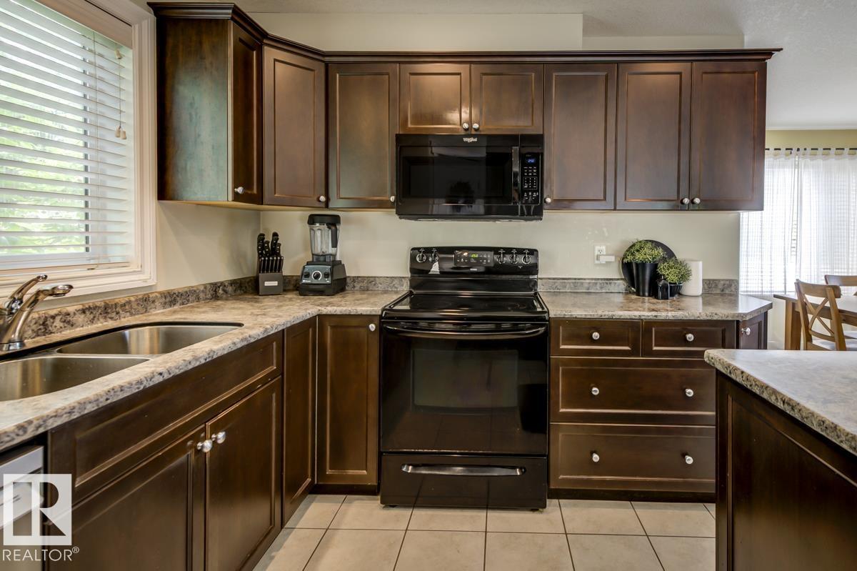 11522 93 ST NW - 15