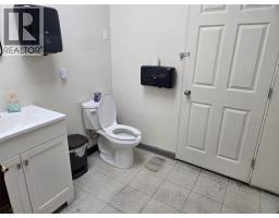 301 Main Street Unit# 101, Penticton, BC V2A5B7 Photo 8