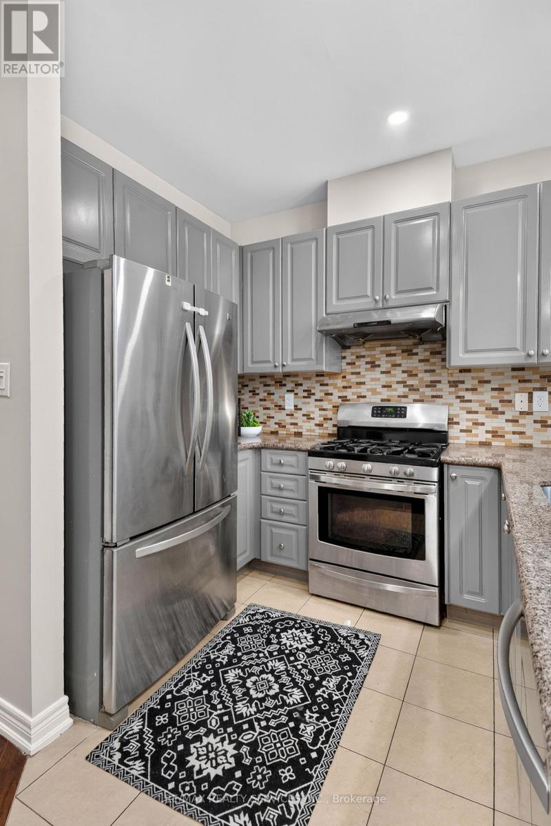 109 BONNIE BRAES DRIVE N - 12