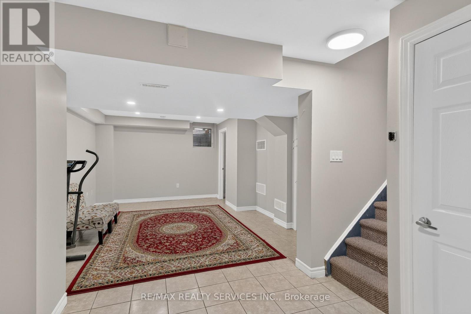 109 BONNIE BRAES DRIVE N - 34