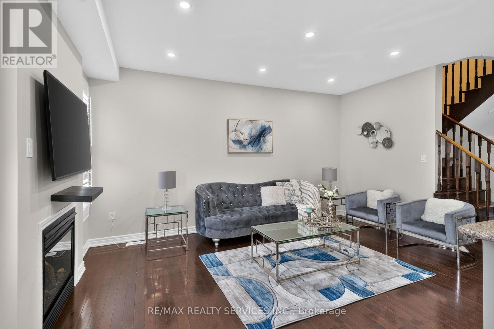 109 BONNIE BRAES DRIVE N - 10