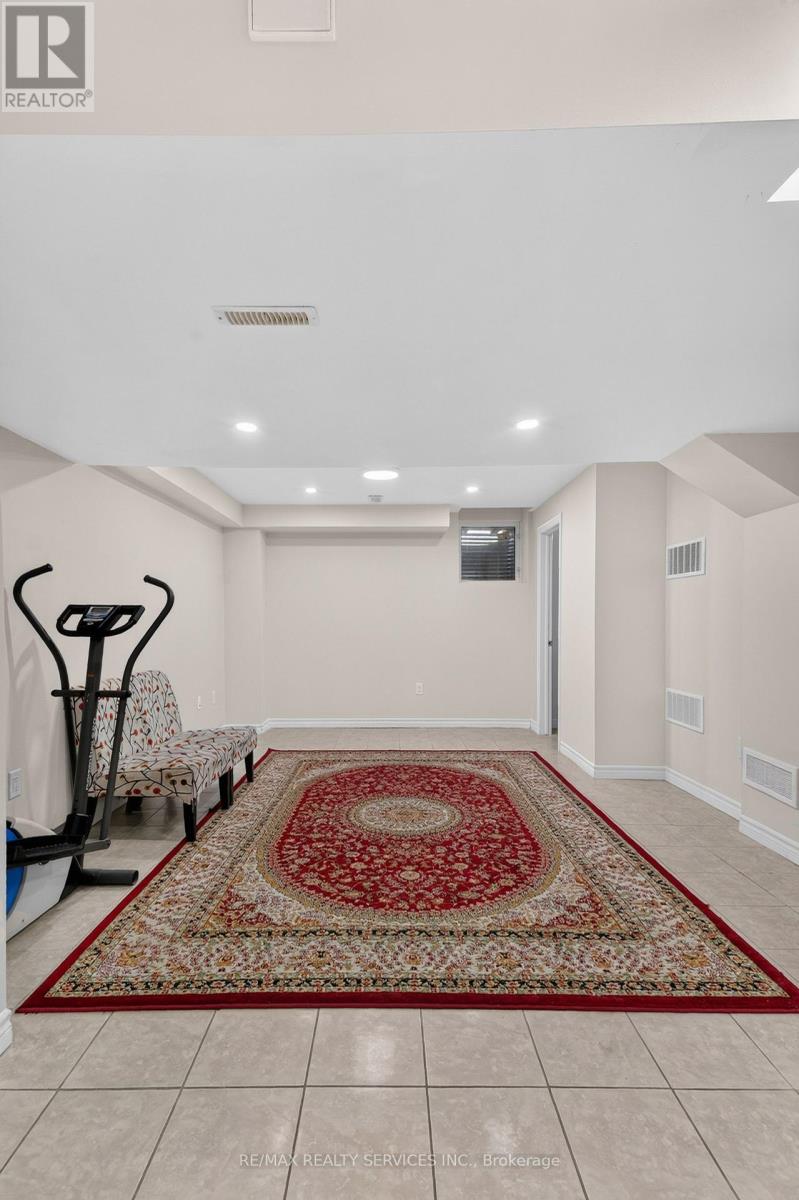 109 BONNIE BRAES DRIVE N - 36