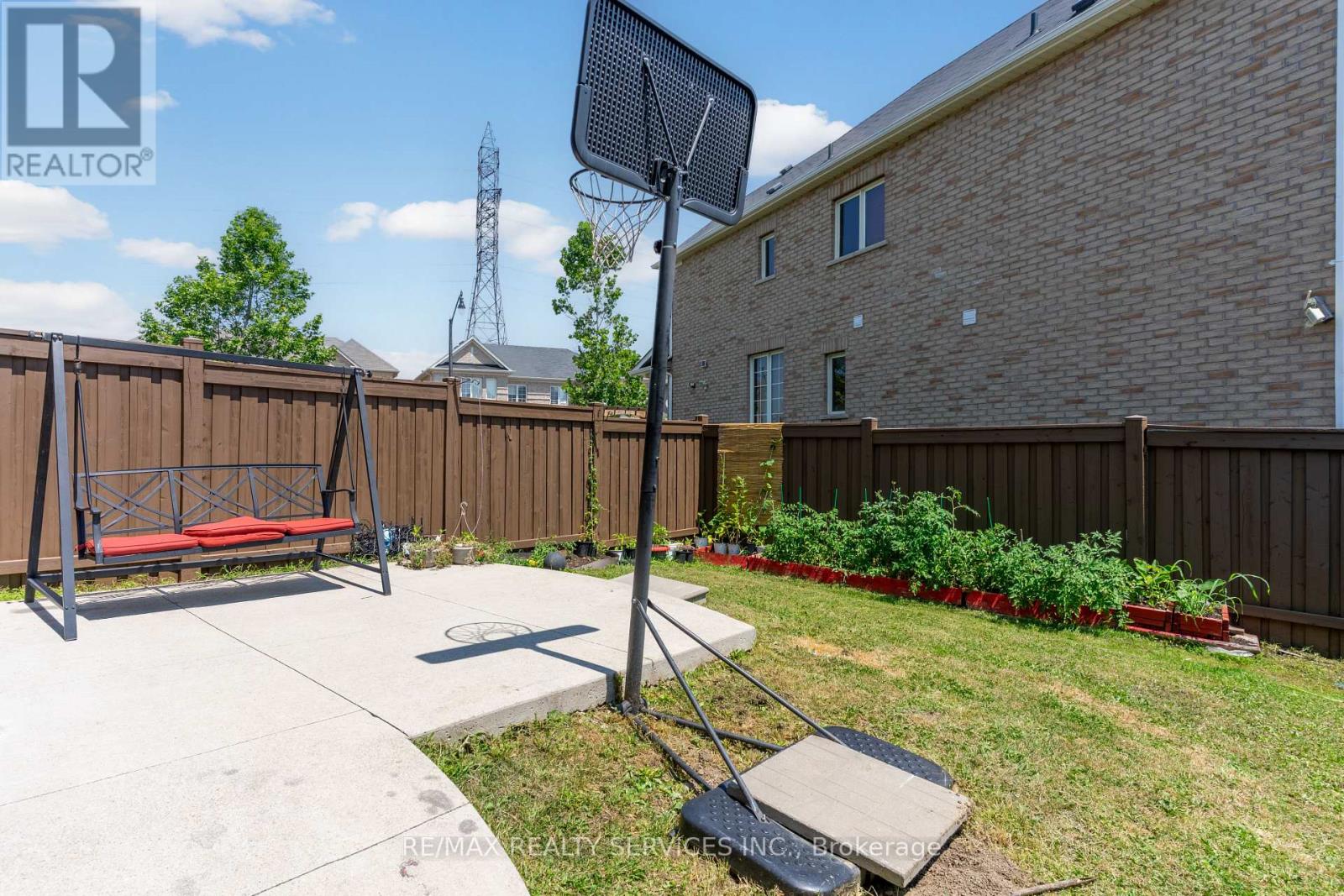 109 BONNIE BRAES DRIVE N - 38