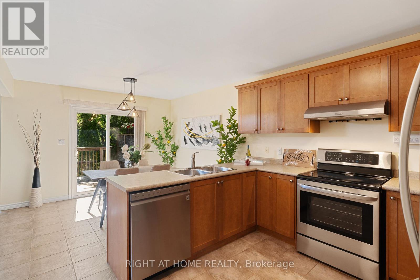 1579 DEVOS DRIVE - 11