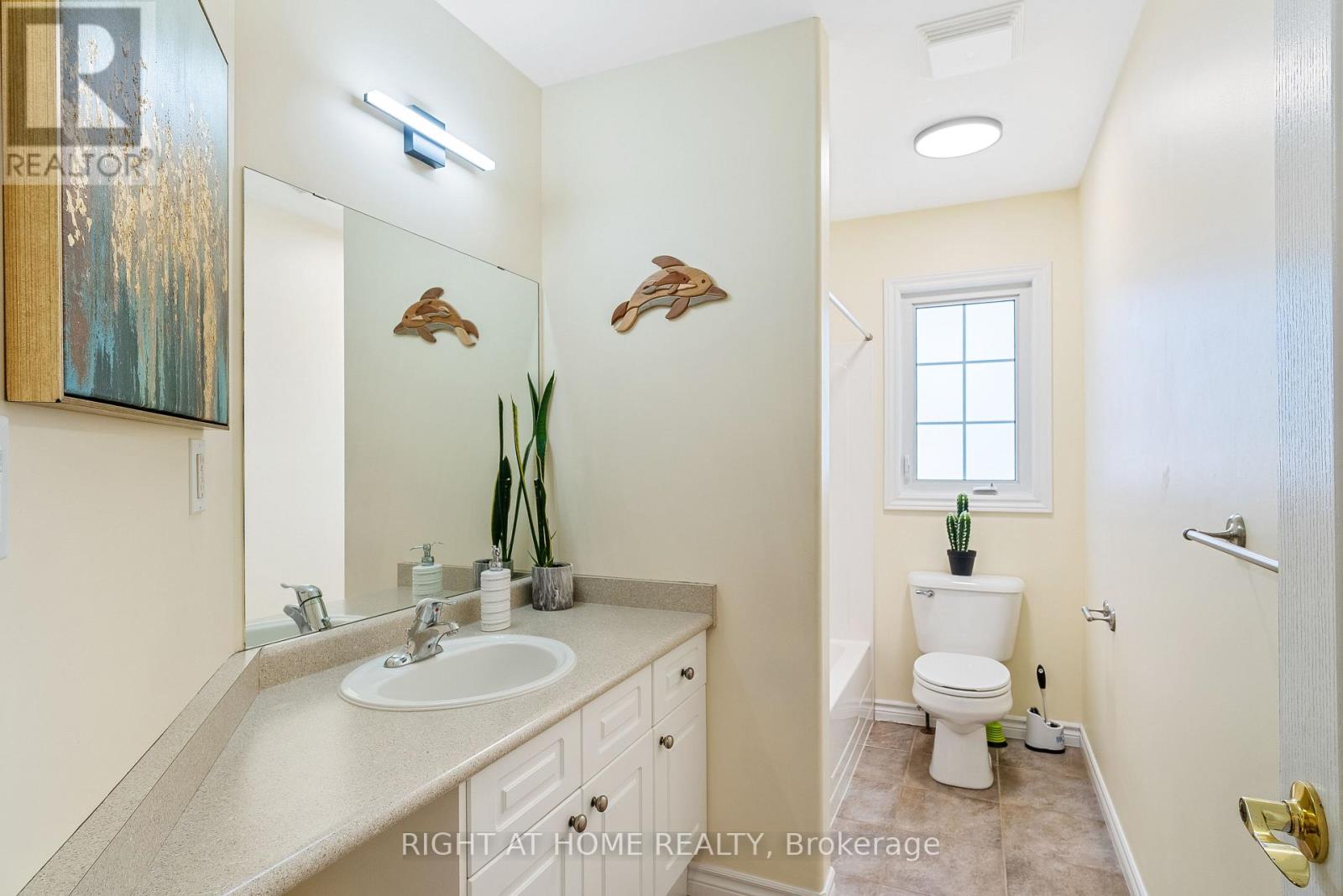 1579 DEVOS DRIVE - 26