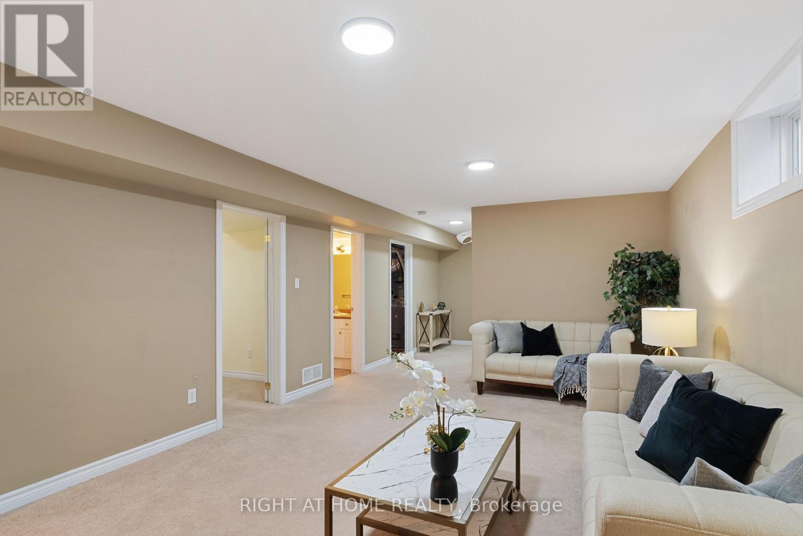 1579 DEVOS DRIVE - 33