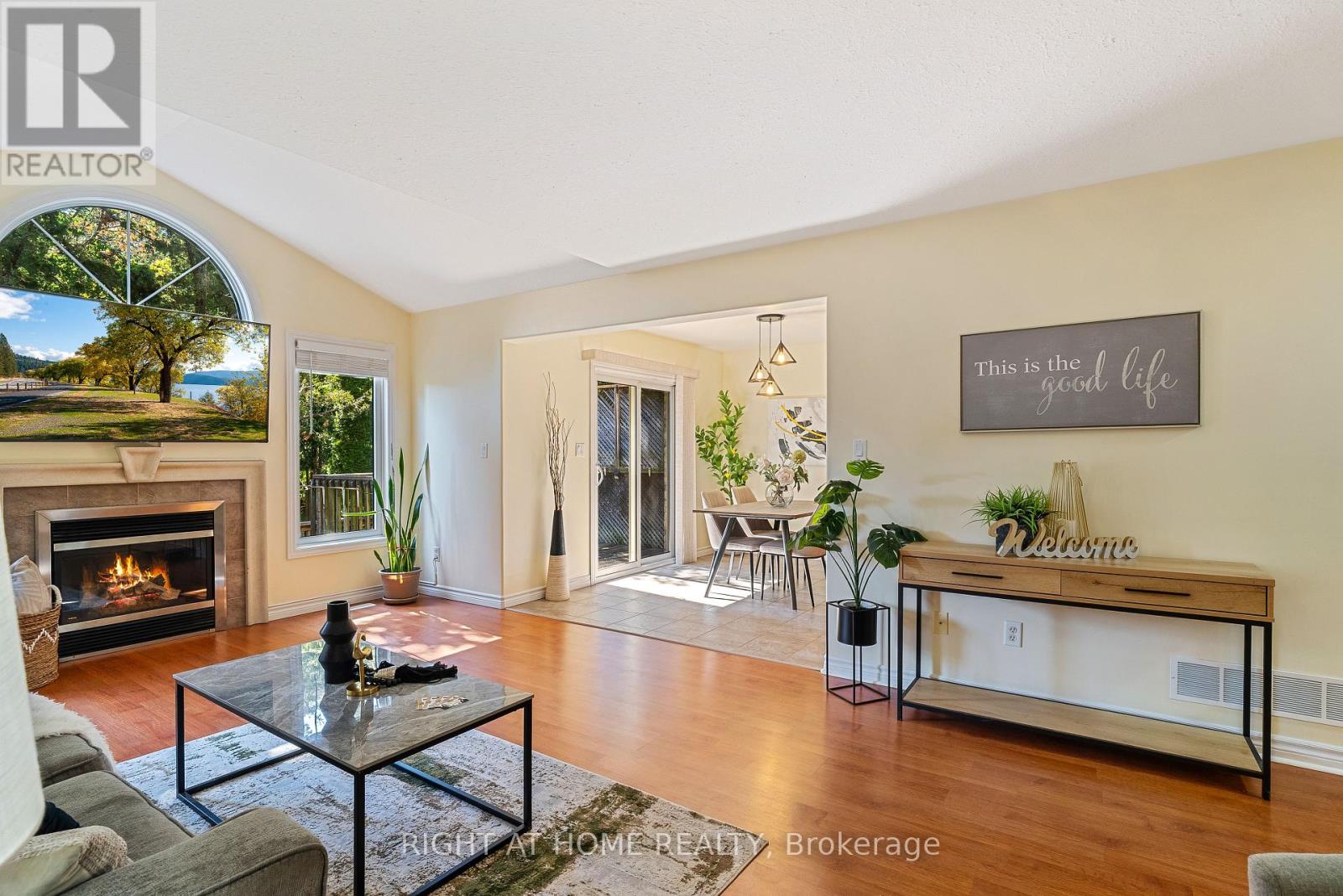 1579 DEVOS DRIVE - 8