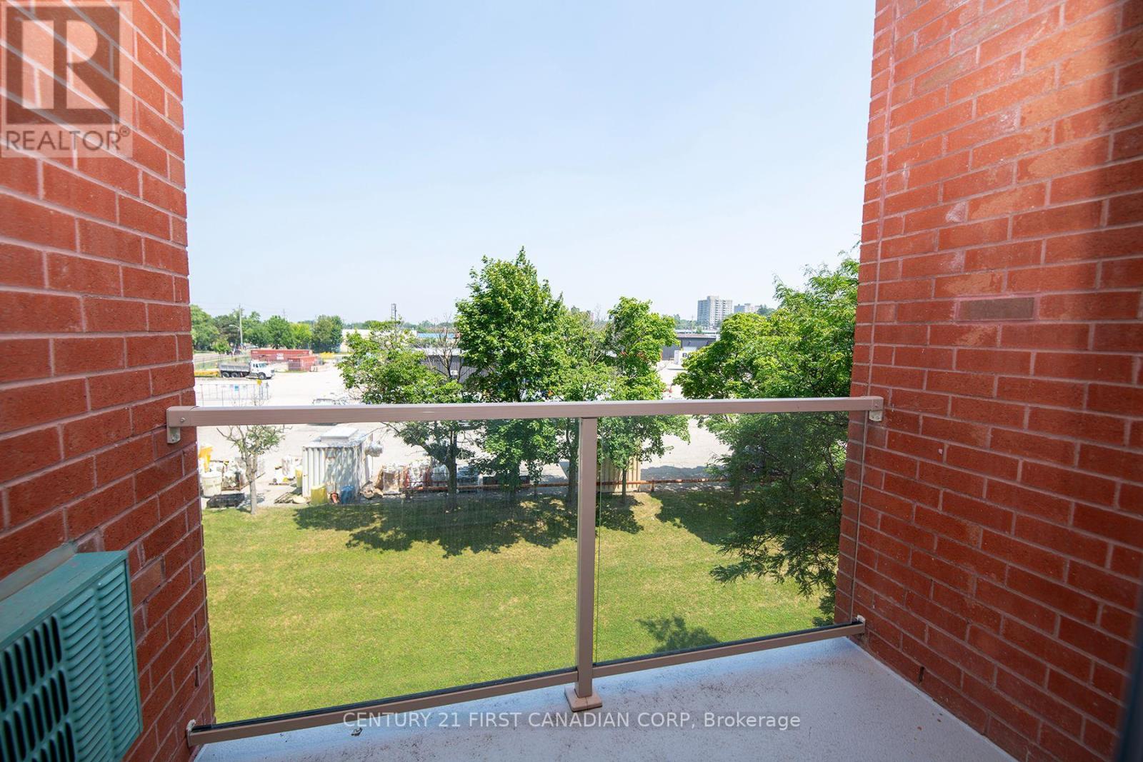 #405 77 BASELINE ROAD - 19