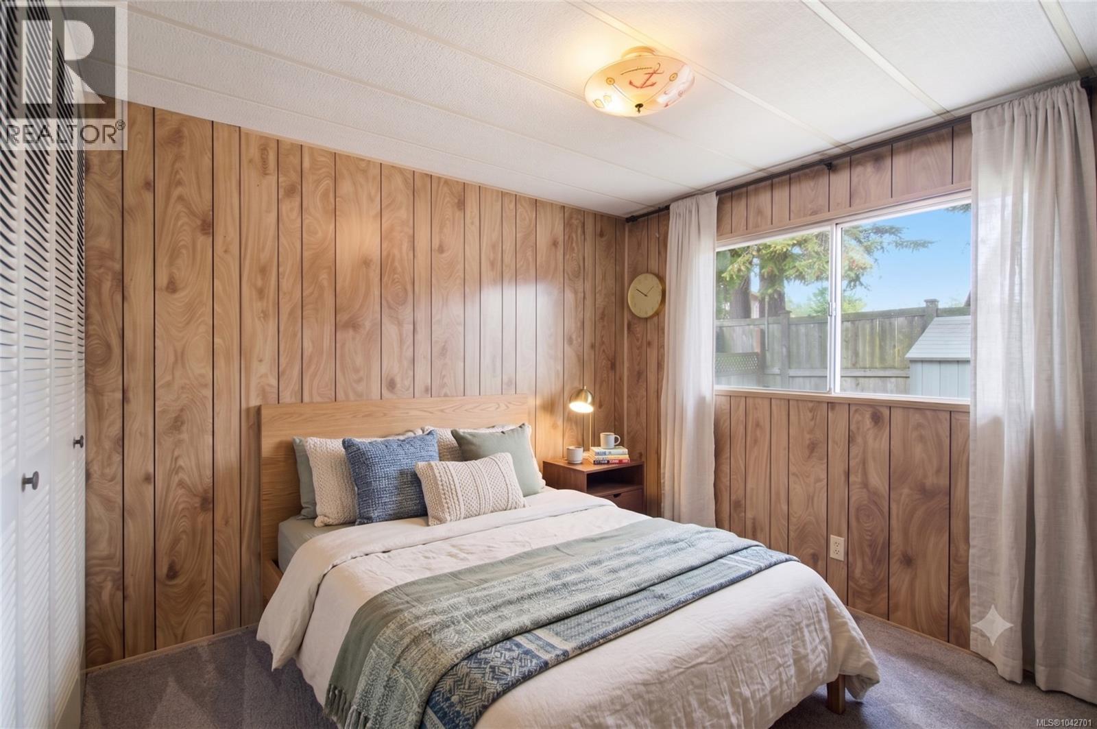 #25 1247 Arbutus Rd - 6