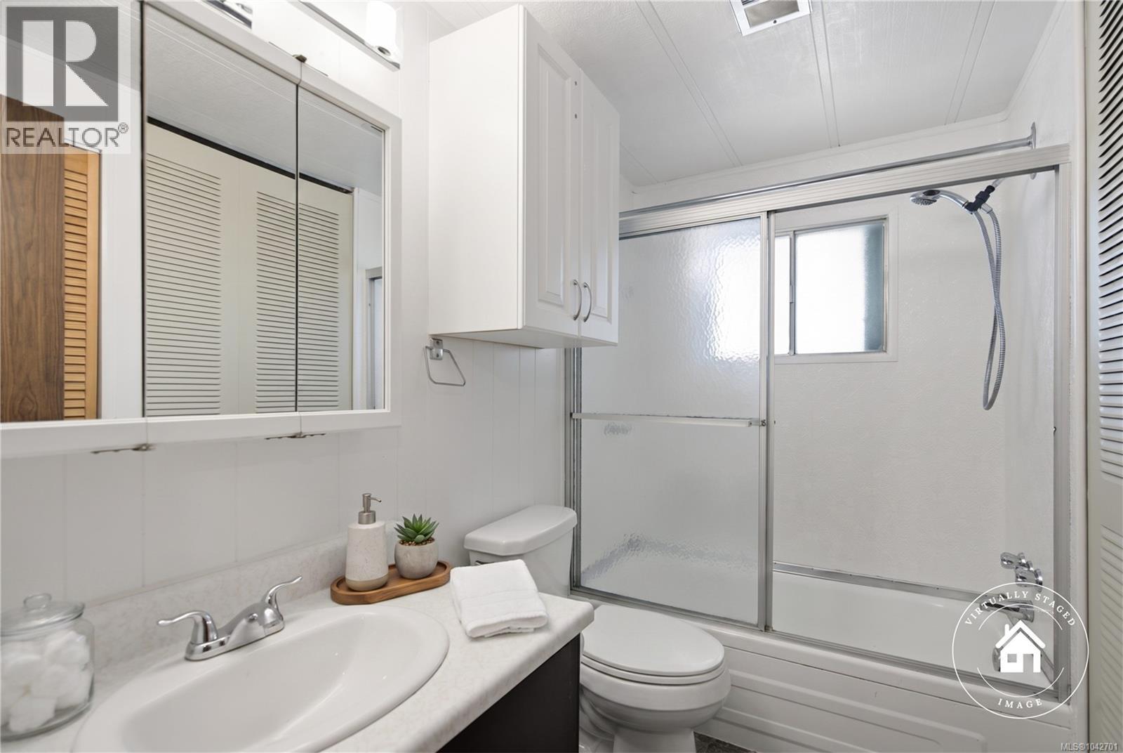 #25 1247 Arbutus Rd - 7