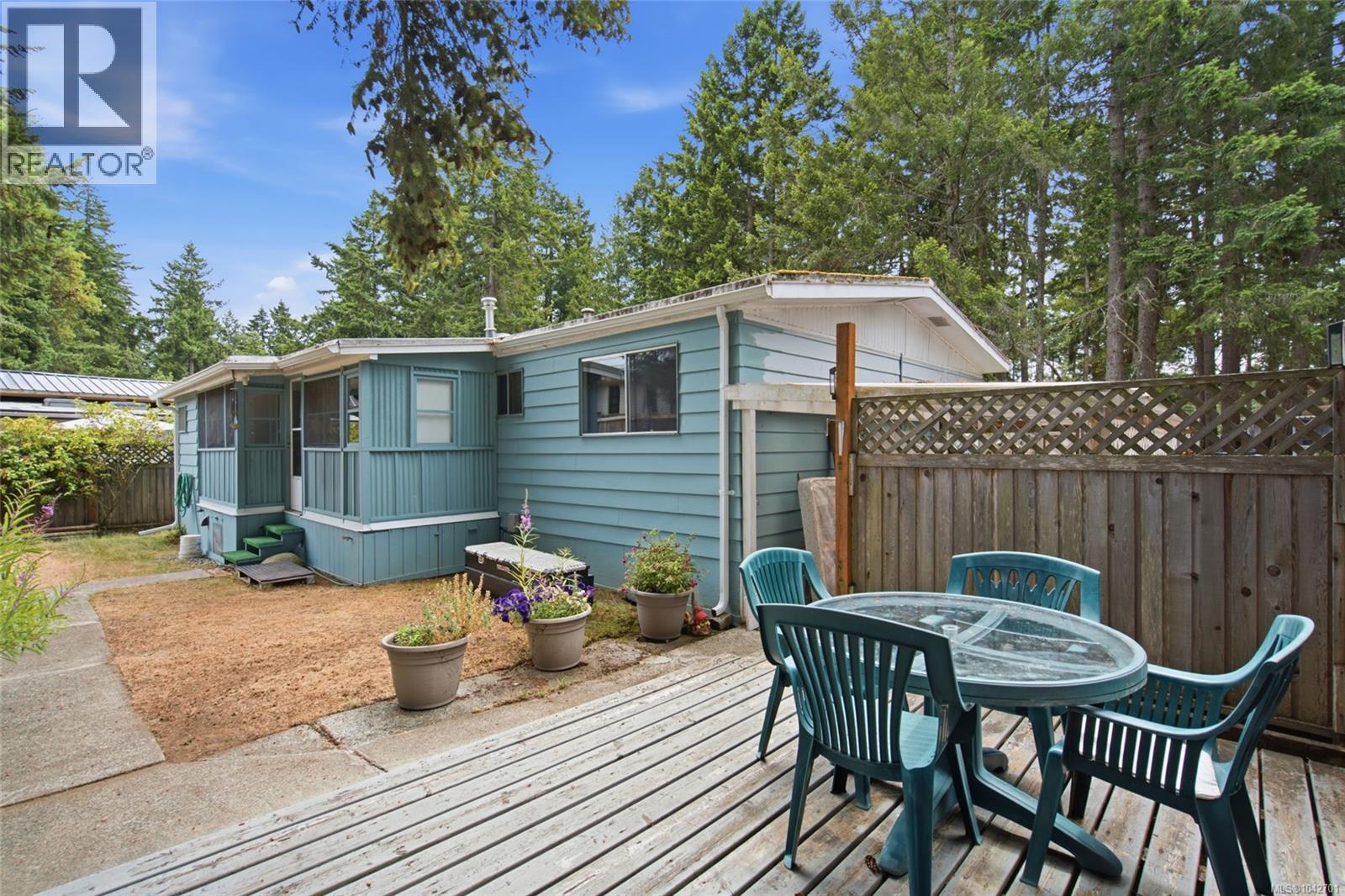 #25 1247 Arbutus Rd - 8