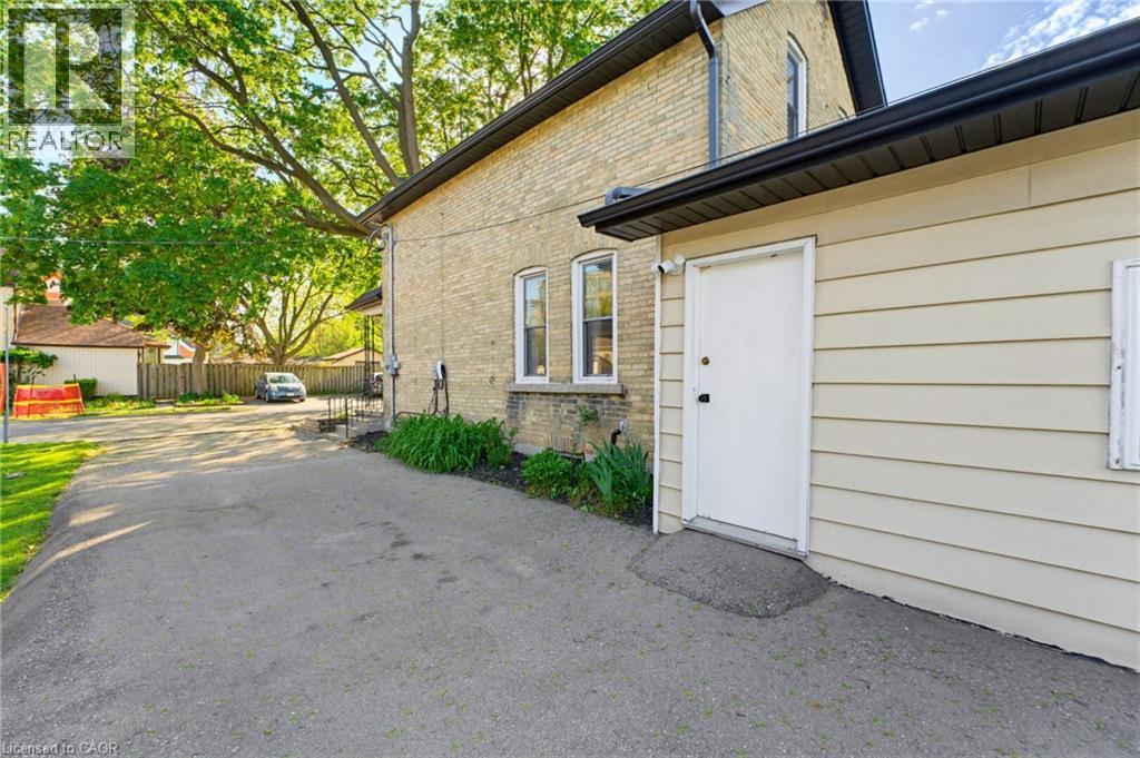 440 DUKE Street W - 30