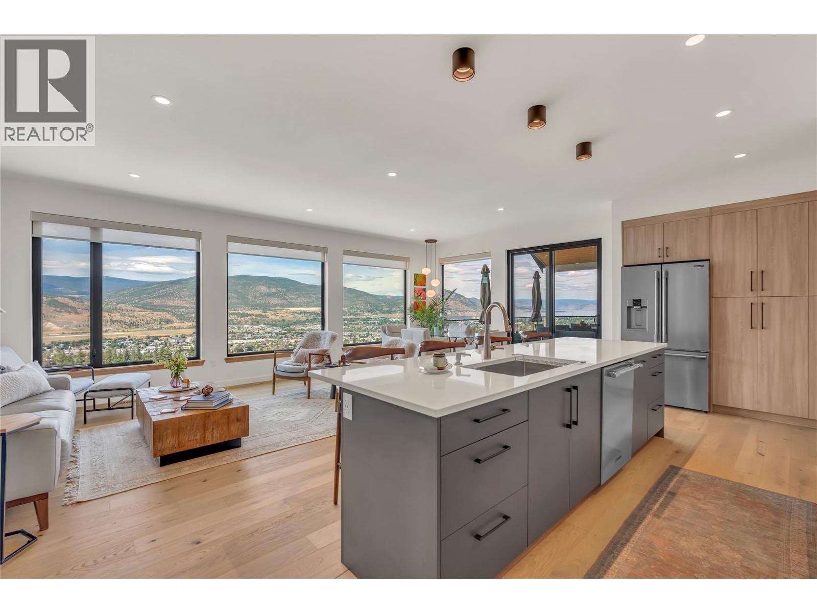 2775 HAWTHORN Drive - 3
