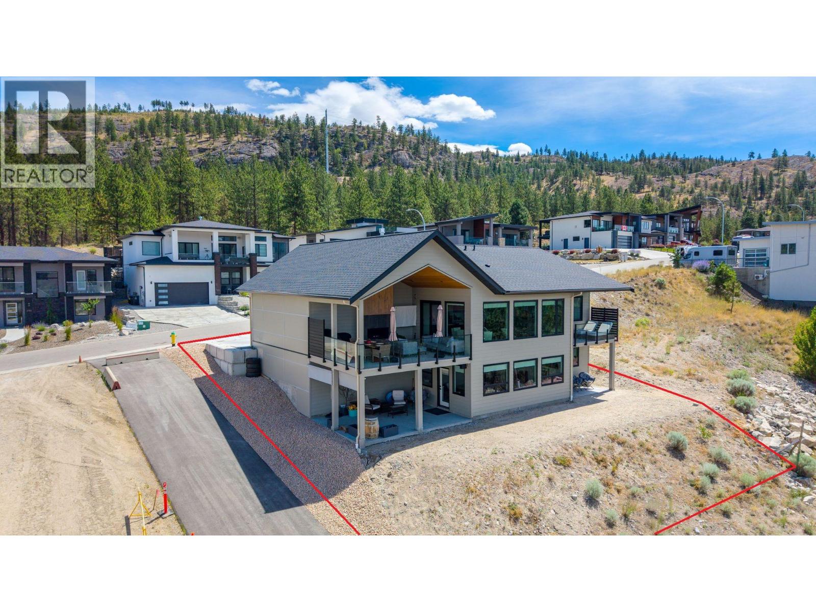 2775 HAWTHORN Drive - 23
