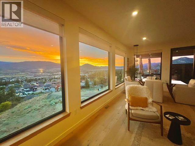 2775 HAWTHORN Drive - 9