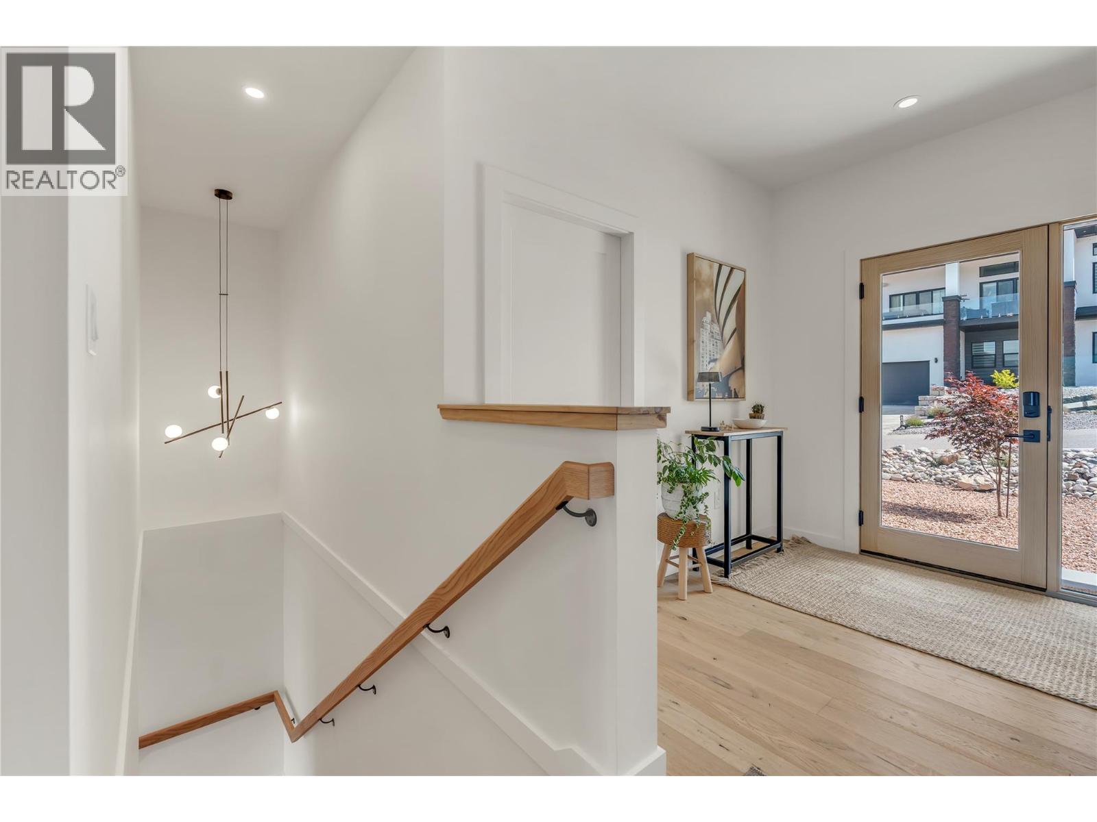 2775 HAWTHORN Drive - 24
