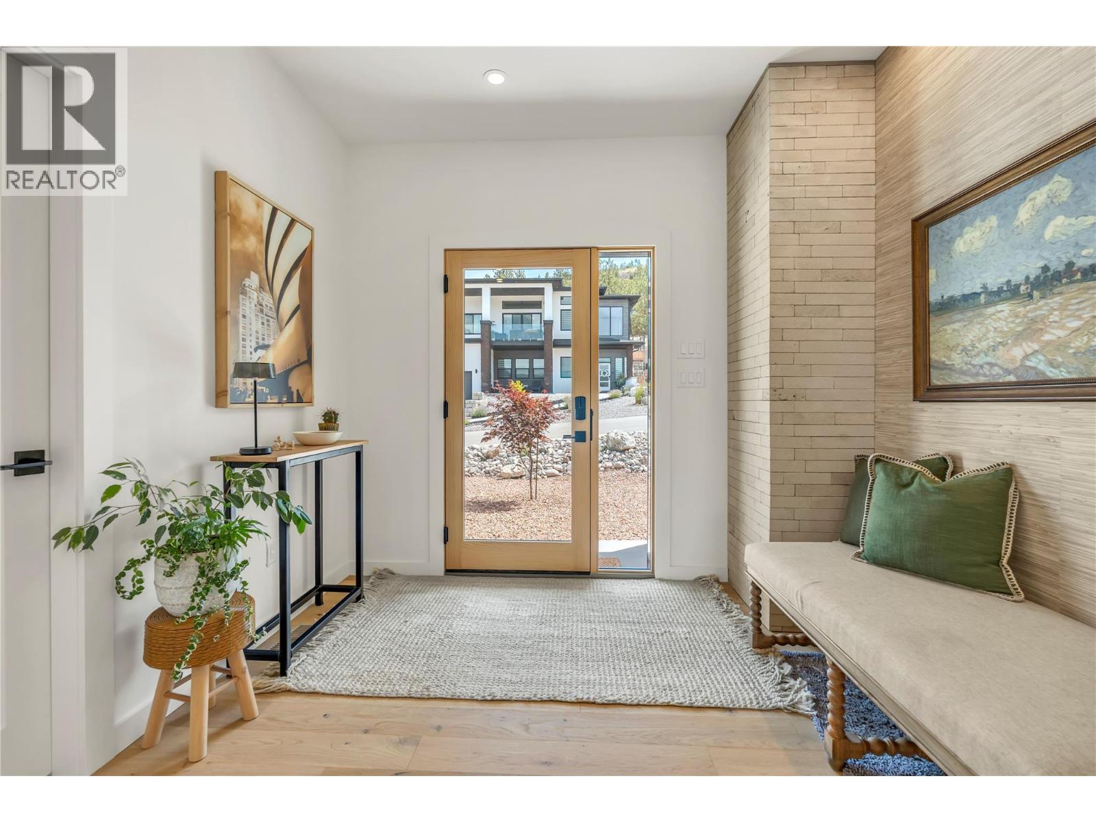 2775 HAWTHORN Drive - 11
