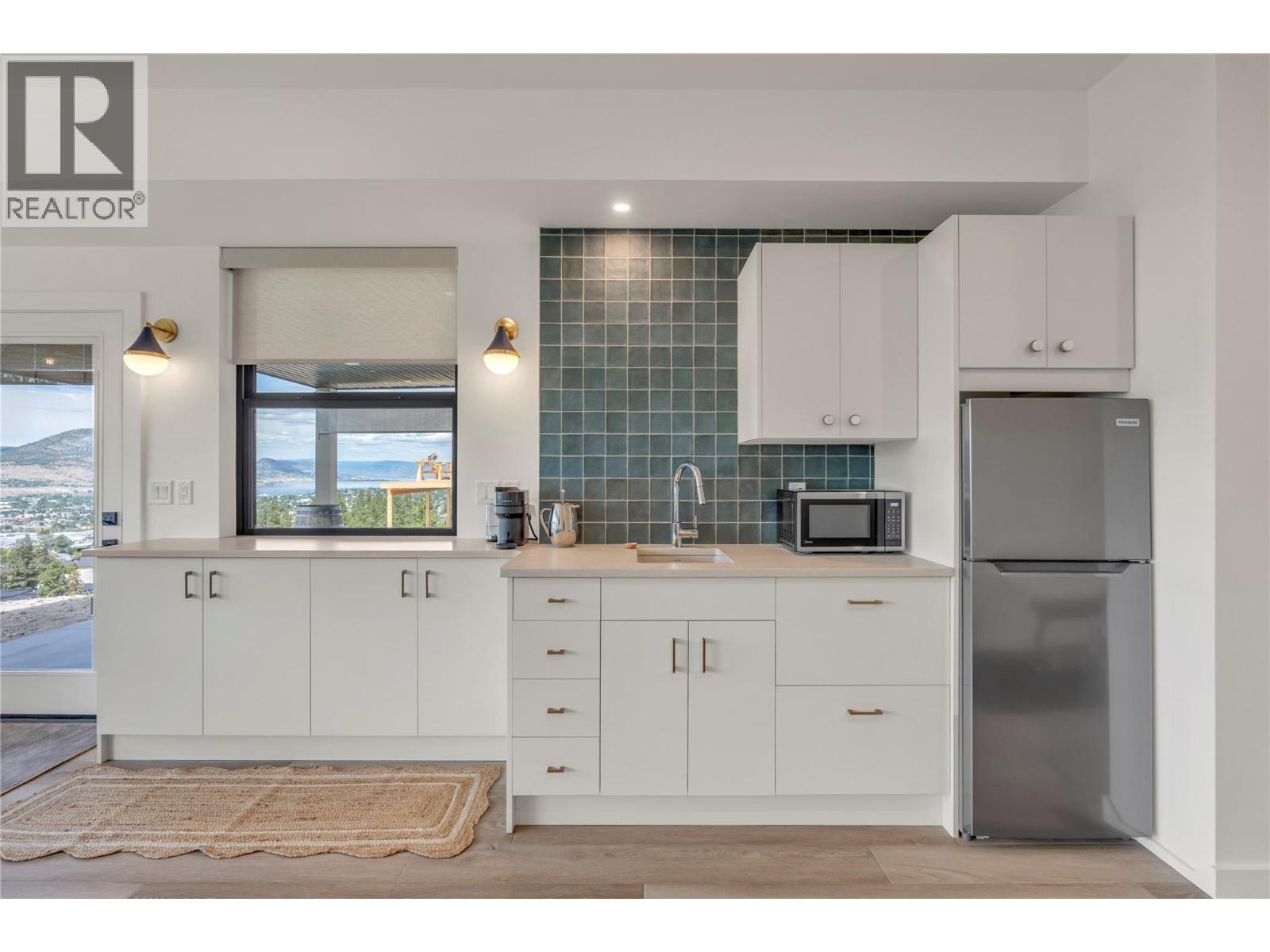 2775 HAWTHORN Drive - 25