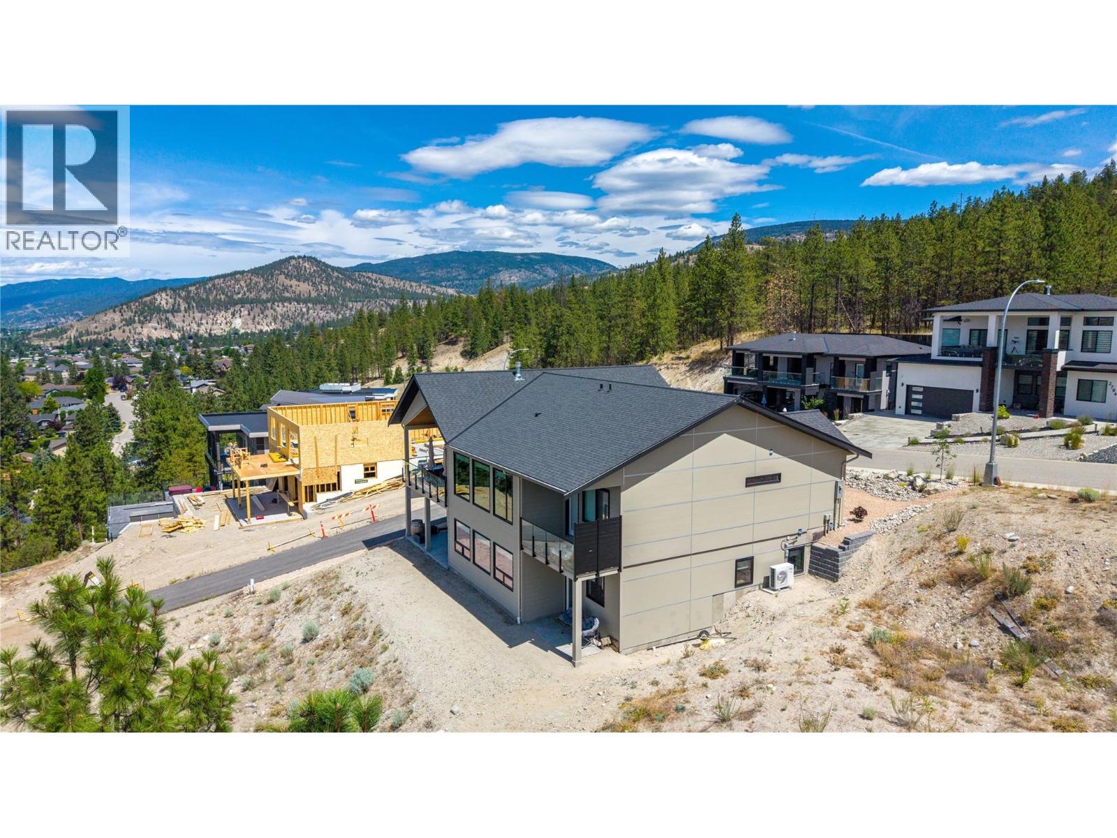 2775 HAWTHORN Drive - 82