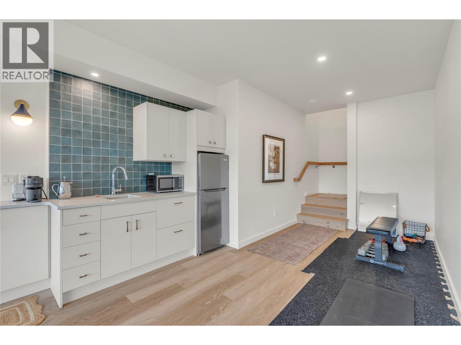2775 HAWTHORN Drive - 63